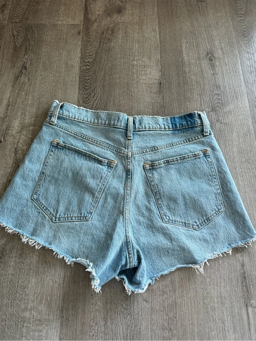 Abercrombie high rise 90’s relaxed cutoff denim shorts